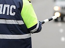 В каких случаях сотрудник ГАИ может забрать водительские права